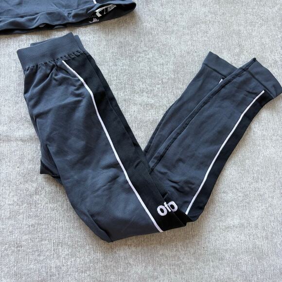 Authentic Off-White Seamless Thermal Set - Picture 4 of 6